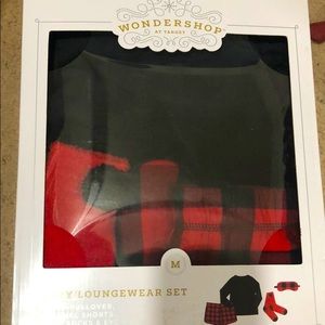 Wondershop Cozy Loungewear Gift Set (Red Flannel)